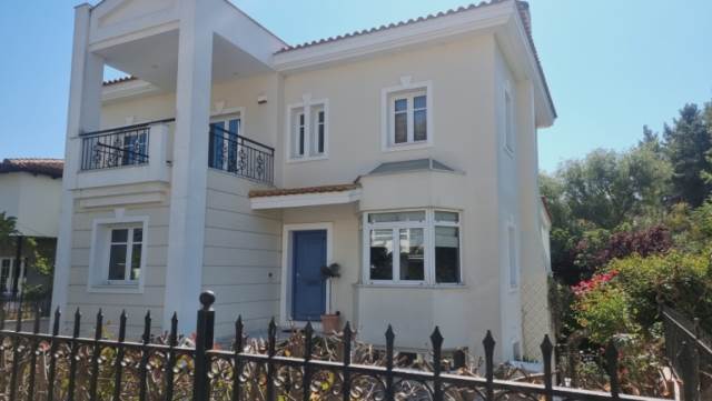 (For Sale) Residential || East Attica/Agios Stefanos - 304 Sq.m, 430.000€ 