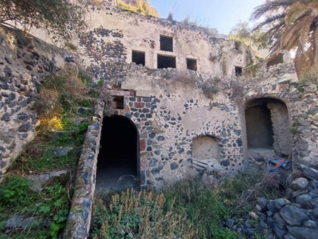 (For Sale) Residential Other properties || Cyclades/Santorini-Thira - 105 Sq.m, 250.000€ 