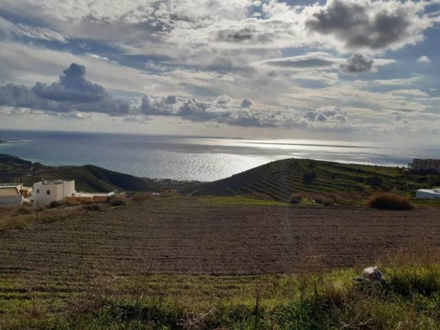 (Προς Πώληση) Αξιοποιήσιμη Γη Οικόπεδο εντός σχεδίου || Κυκλάδες/Σαντορίνη-Θήρα - 2.801 τ.μ, 750.000€ 