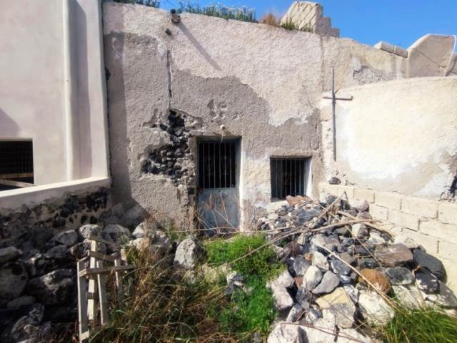 (For Sale) Residential Other properties || Cyclades/Santorini-Thira - 100 Sq.m, 180.000€ 