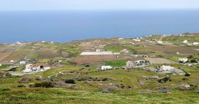 (For Sale) Land Large Land  || Cyclades/Santorini-Thira - 21.500 Sq.m, 1.000.000€ 