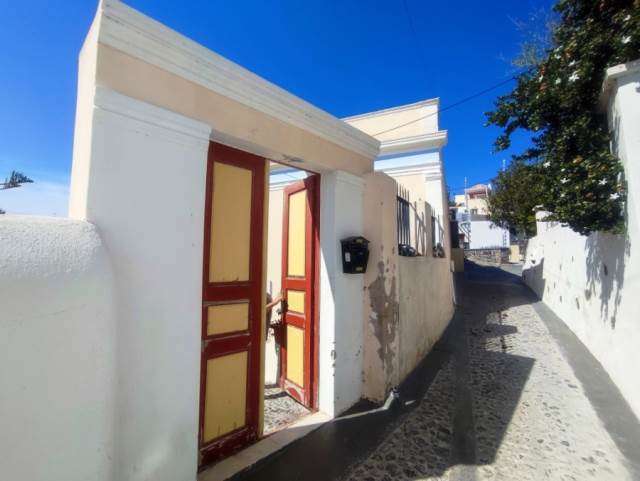 (For Sale) Residential Detached house || Cyclades/Santorini-Thira - 111 Sq.m, 3 Bedrooms, 550.000€ 