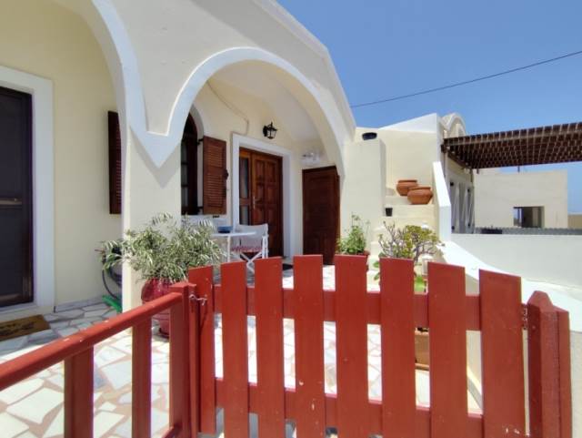 (For Sale) Residential Apartment || Cyclades/Santorini-Thira - 80 Sq.m, 3 Bedrooms, 350.000€ 