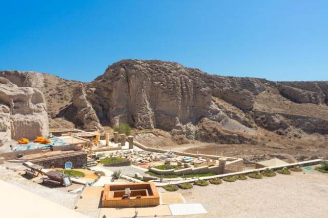 (For Sale) Commercial Complex || Cyclades/Santorini-Thira - 800 Sq.m, 3.500.000€ 