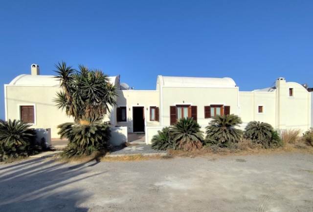(For Sale) Residential Residence complex || Cyclades/Santorini-Thira - 336 Sq.m, 6 Bedrooms, 1.000.000€ 