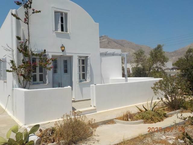 (For Rent) Residential Maisonette || Cyclades/Santorini-Thira - 75 Sq.m, 2 Bedrooms, 900€ 