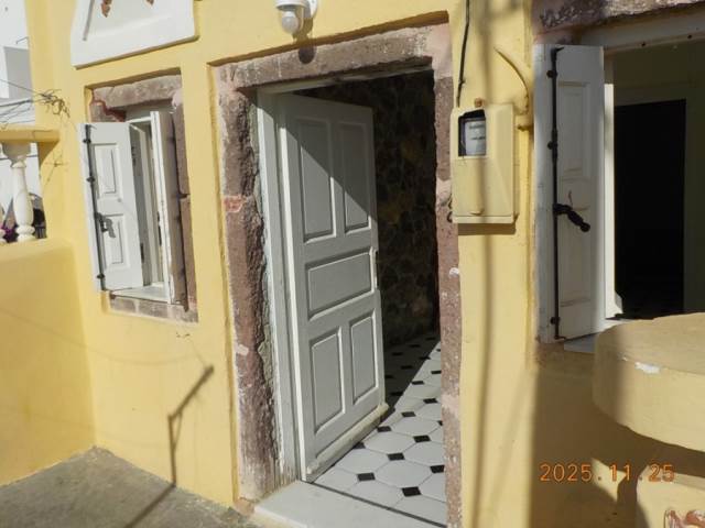 (Προς Ενοικίαση) Κατοικία Μεζονέτα || Κυκλάδες/Σαντορίνη-Θήρα - 70 τ.μ, 2 Υ/Δ, 450€ 