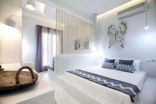 (Προς Ενοικίαση) Επαγγελματικός Χώρος Ξενοδοχείο || Κυκλάδες/Σαντορίνη-Θήρα - 330 τ.μ, 7.500€ 