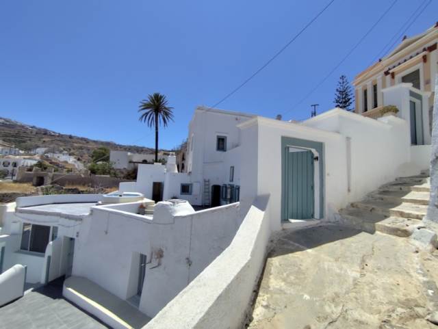 (For Sale) Residential Residence complex || Cyclades/Santorini-Thira - 291 Sq.m, 620.000€ 