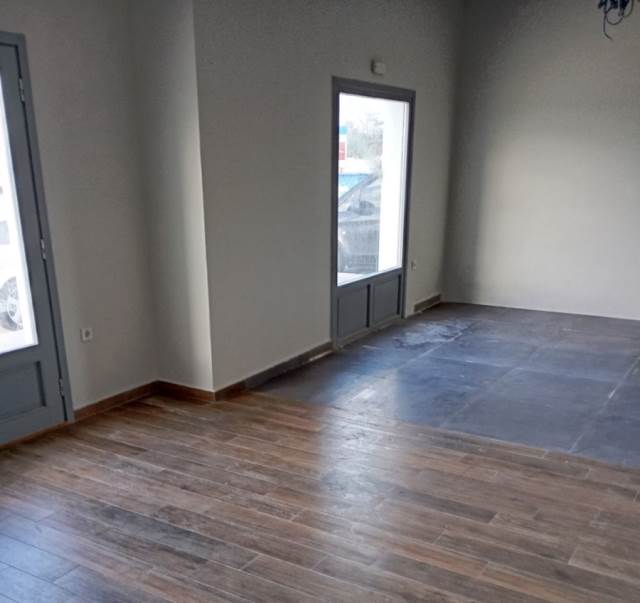 (Προς Ενοικίαση) Επαγγελματικός Χώρος Κατάστημα || Κυκλάδες/Σαντορίνη-Θήρα - 85 τ.μ, 2.700€ 